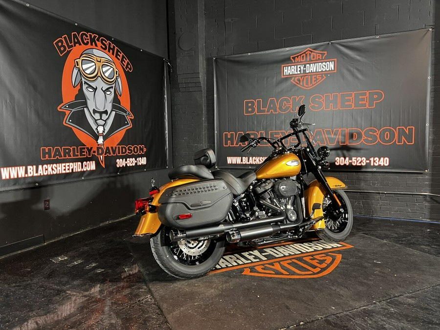 2023 Harley-Davidson® FLHCS Heritage Classic
