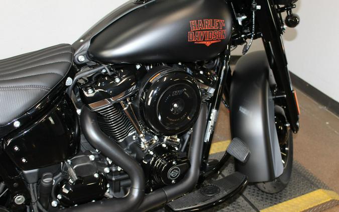 2026 Harley-Davidson® Deadwood™ BLACK DENIM