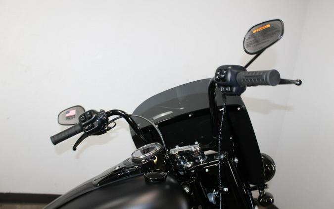 2026 Harley-Davidson® Deadwood™ BLACK DENIM