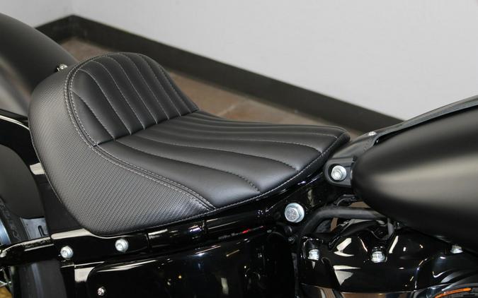 2026 Harley-Davidson® Deadwood™ BLACK DENIM