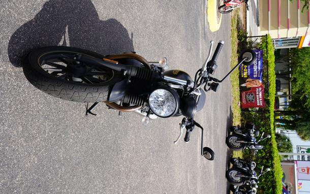 2022 Triumph Street Twin Goldline Base