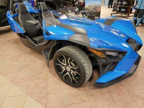 2020 Polaris Slingshot SL Review (17 Fast Facts on 3 Wheels)