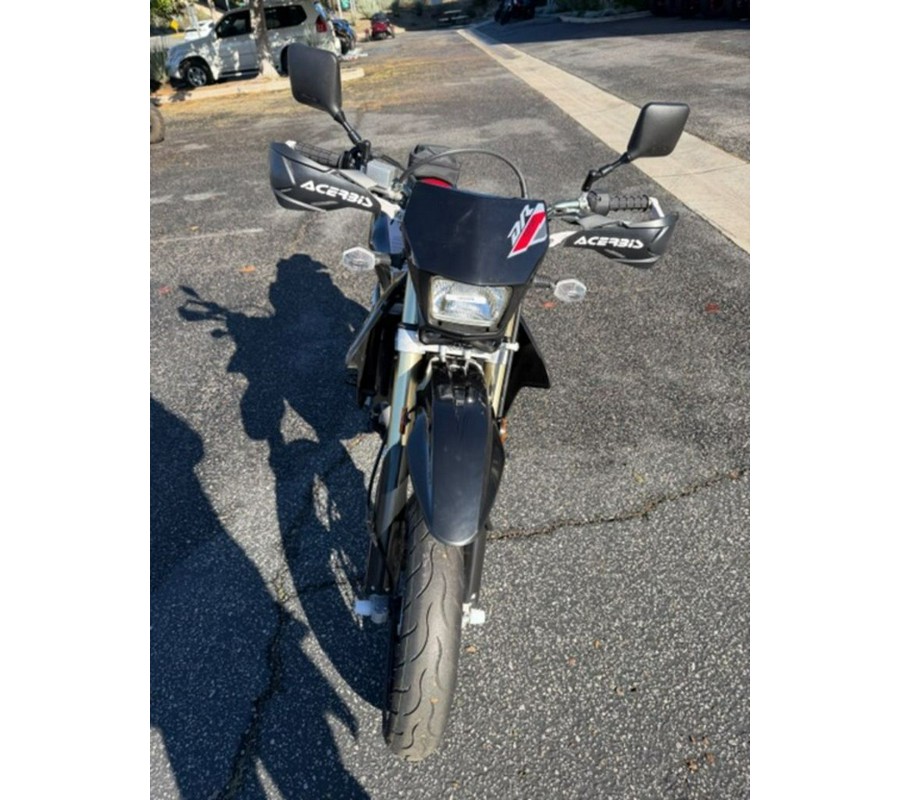 2022 Suzuki DR-Z400SM
