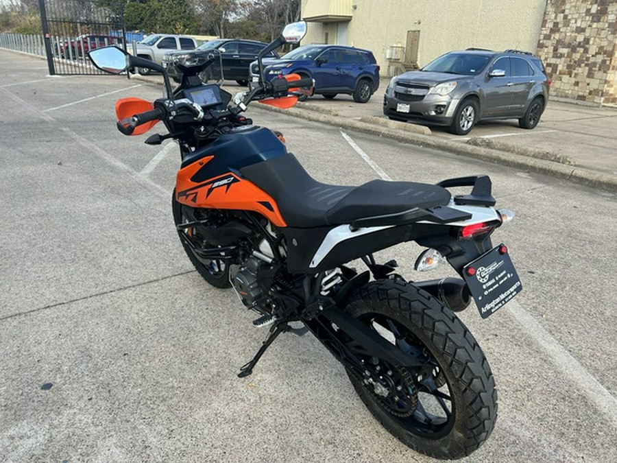 2022 KTM Adventure 390