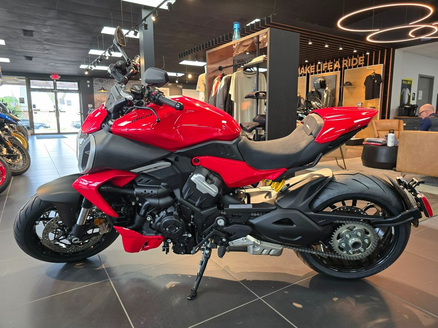 2025 Ducati Diavel V4