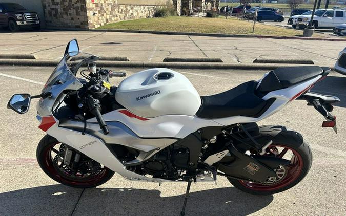 2024 Kawasaki Ninja ZX-6R ABS Pearl Robotic White/Metallic