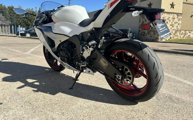 2024 Kawasaki Ninja ZX-6R ABS Pearl Robotic White/Metallic