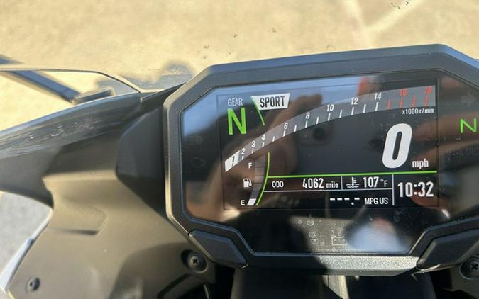 2024 Kawasaki Ninja ZX-6R ABS Pearl Robotic White/Metallic