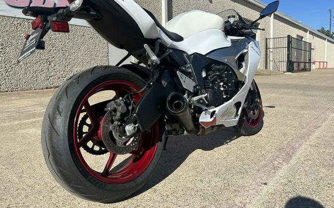 2024 Kawasaki Ninja ZX-6R ABS Pearl Robotic White/Metallic