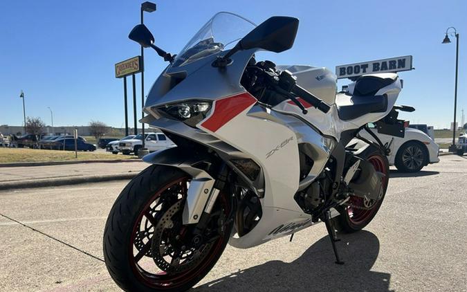 2024 Kawasaki Ninja ZX-6R ABS Pearl Robotic White/Metallic