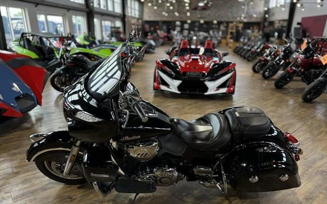 2017 Indian Motorcycle® Roadmaster® Thunder Black