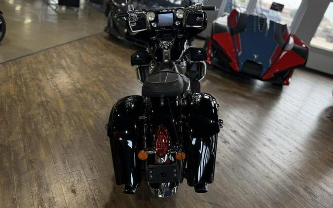 2017 Indian Motorcycle® Roadmaster® Thunder Black