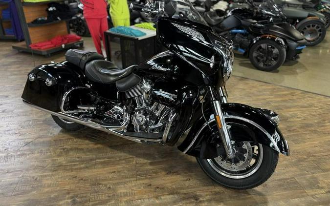 2017 Indian Motorcycle® Roadmaster® Thunder Black