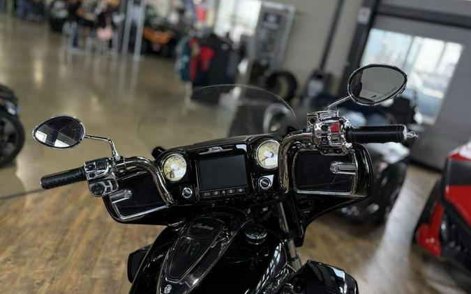 2017 Indian Motorcycle® Roadmaster® Thunder Black