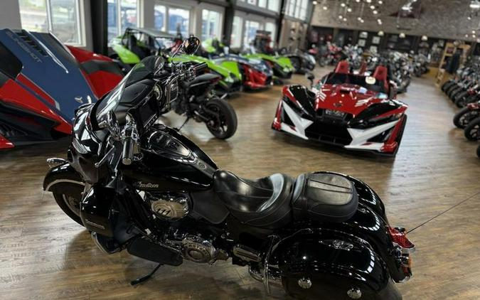 2017 Indian Motorcycle® Roadmaster® Thunder Black