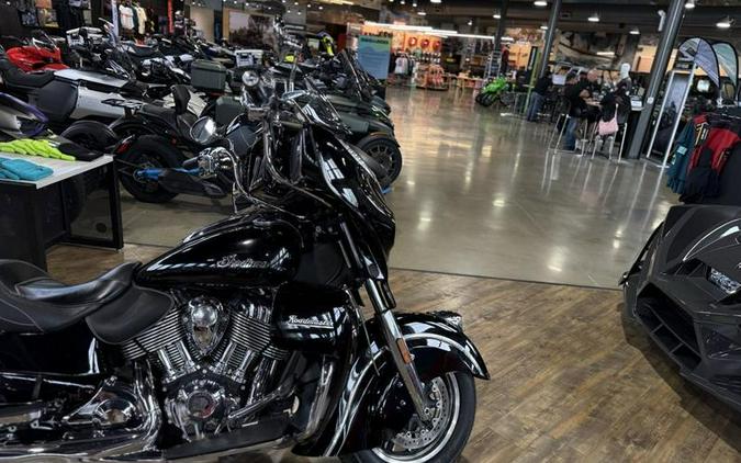 2017 Indian Motorcycle® Roadmaster® Thunder Black