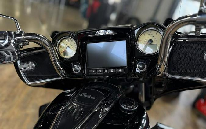 2017 Indian Motorcycle® Roadmaster® Thunder Black