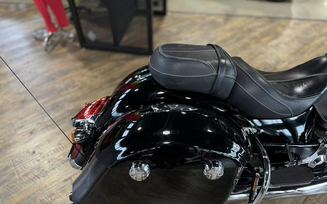 2017 Indian Motorcycle® Roadmaster® Thunder Black