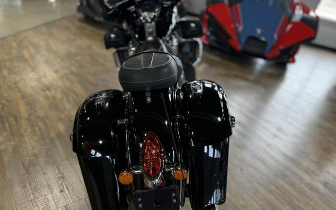 2017 Indian Motorcycle® Roadmaster® Thunder Black