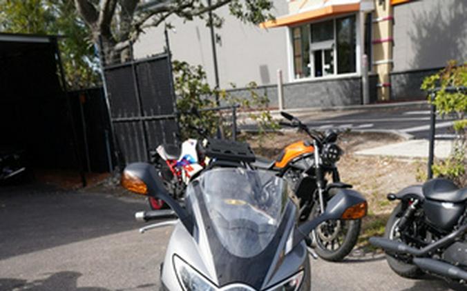 2009 Triumph Sprint ST 1050