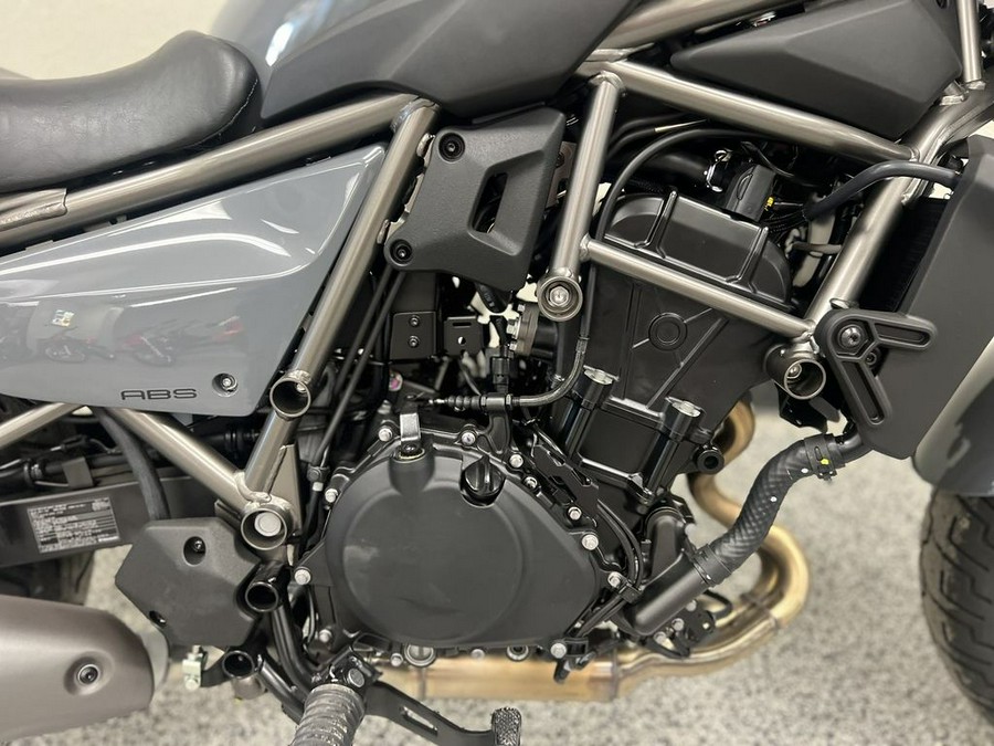 2024 Kawasaki Eliminator® ABS Pearl Storm Gray