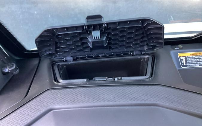 2026 Can-Am Defender MAX Limited HD11