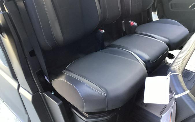 2026 Can-Am Defender MAX Limited HD11