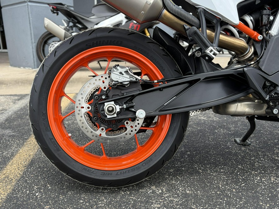2024 KTM SMT 890