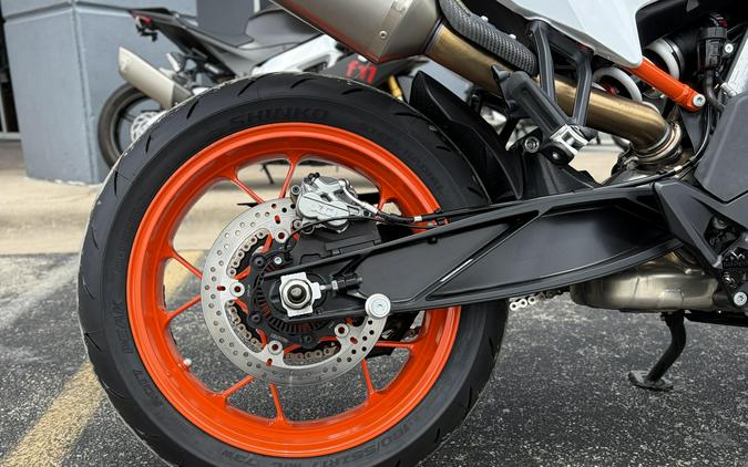 2024 KTM SMT 890