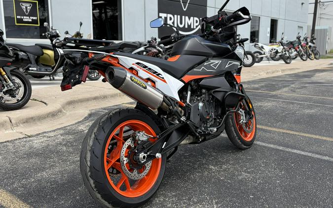 2024 KTM SMT 890