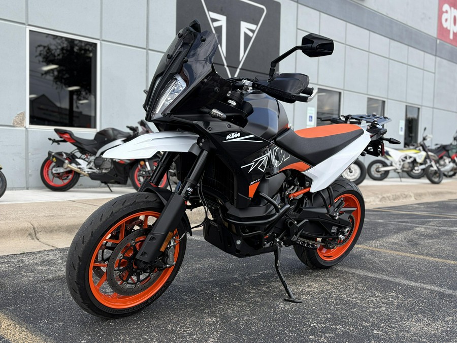 2024 KTM SMT 890
