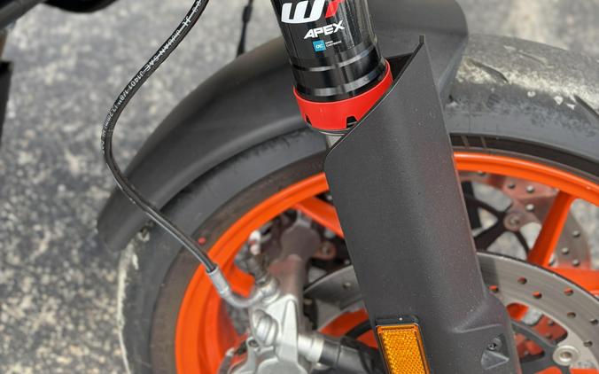 2024 KTM SMT 890