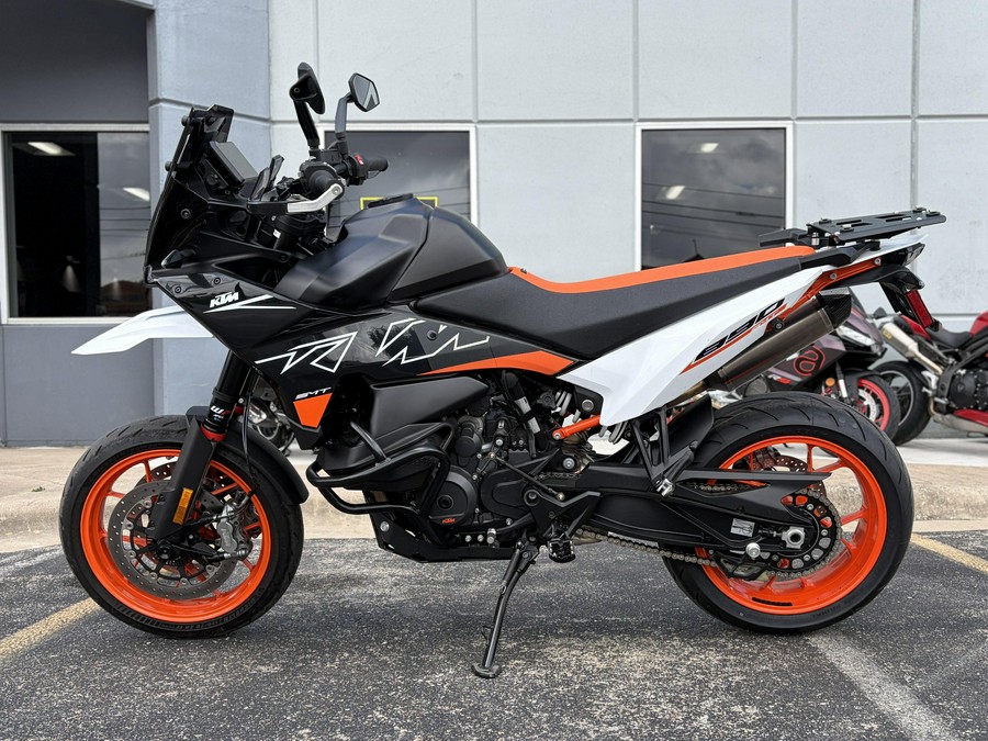 2024 KTM SMT 890