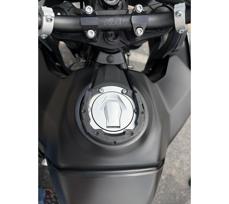 2024 KTM SMT 890
