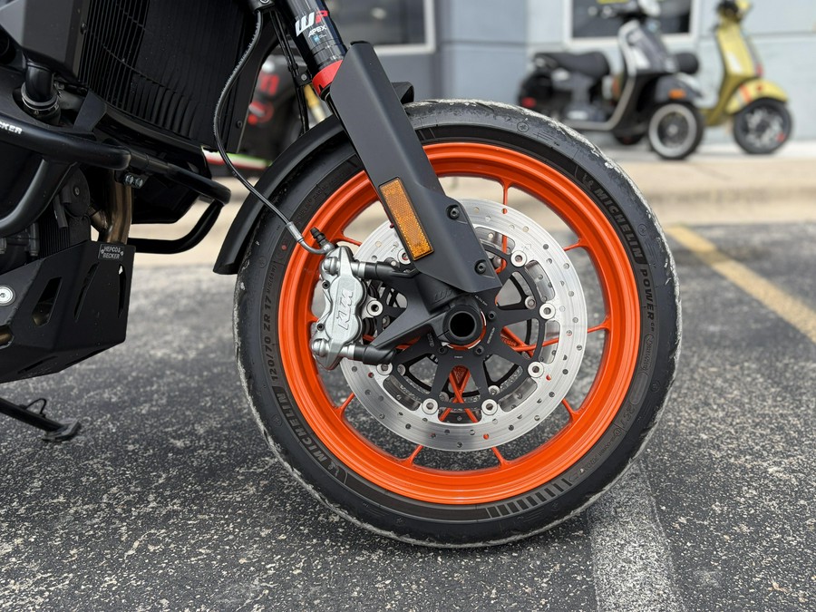 2024 KTM SMT 890