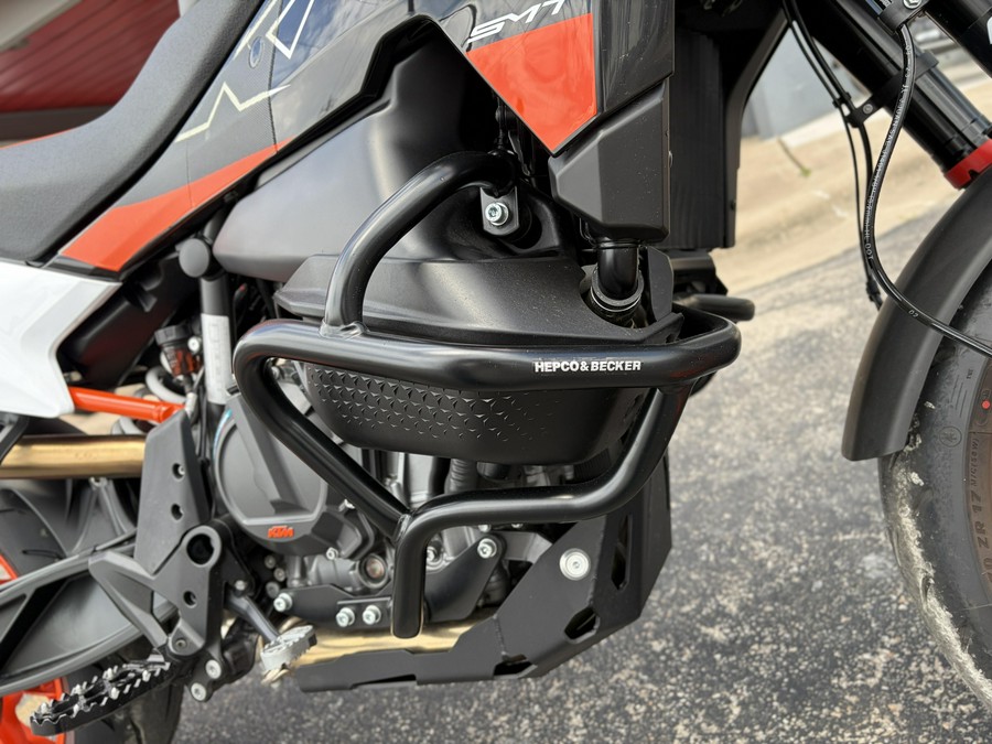 2024 KTM SMT 890