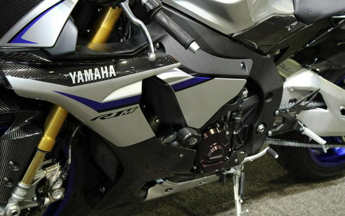 2016 Yamaha YZF-R1M