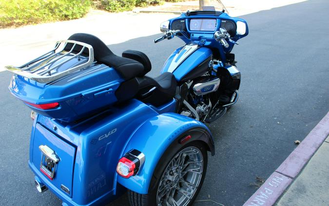 2026 Harley-Davidson® CVO Street Glide 3 Limited ELECTRIC COAST W/ PINSTRIPE