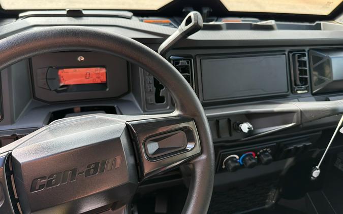 2026 Can-Am Defender XT CAB HD11