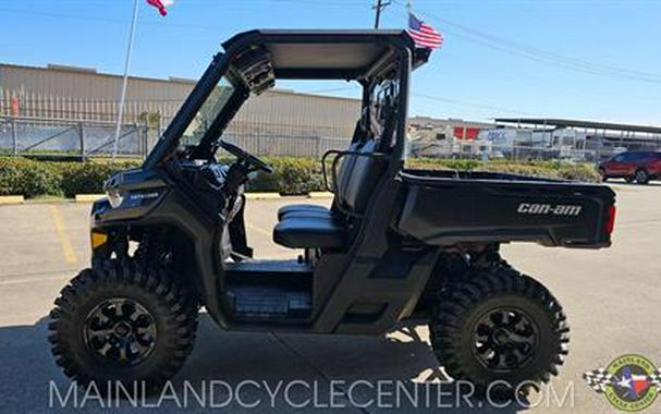 2023 Can-Am Defender DPS HD10