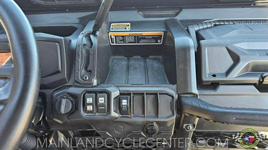 2023 Can-Am Defender DPS HD10