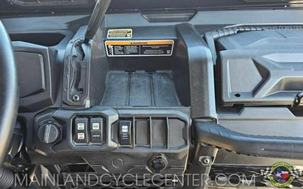 2023 Can-Am Defender DPS HD10