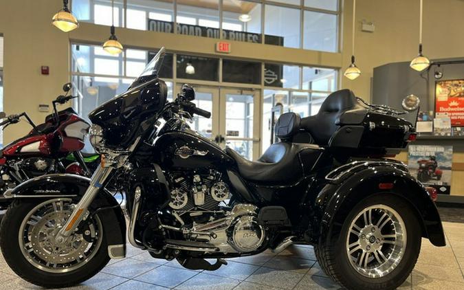2022 Harley-Davidson FLHTCUTG - Tri Glide Ultra