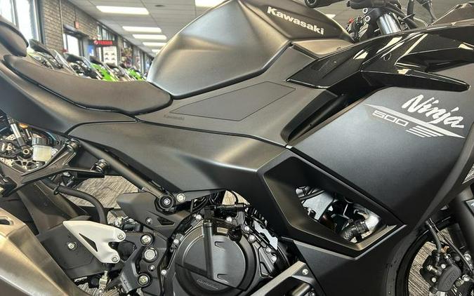 2026 Kawasaki Ninja® 500 ABS Metallic Flat Spark Black