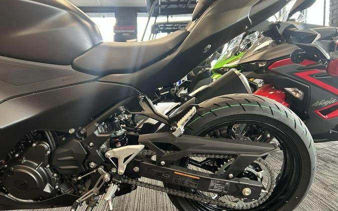 2026 Kawasaki Ninja® 500 ABS Metallic Flat Spark Black