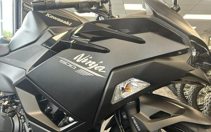 2026 Kawasaki Ninja® 500 ABS Metallic Flat Spark Black
