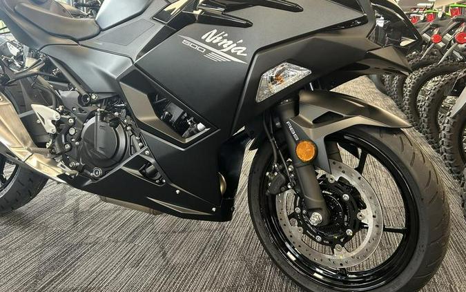 2026 Kawasaki Ninja® 500 ABS Metallic Flat Spark Black
