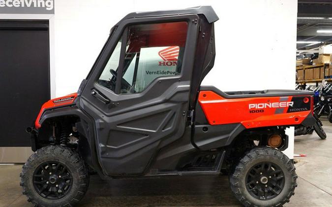 2022 Honda Pioneer 1000 Deluxe
