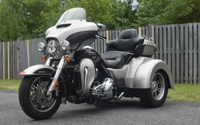 2018 Harley-Davidson Tri Glide Ultra Twisted Cherry/Silver Fortune