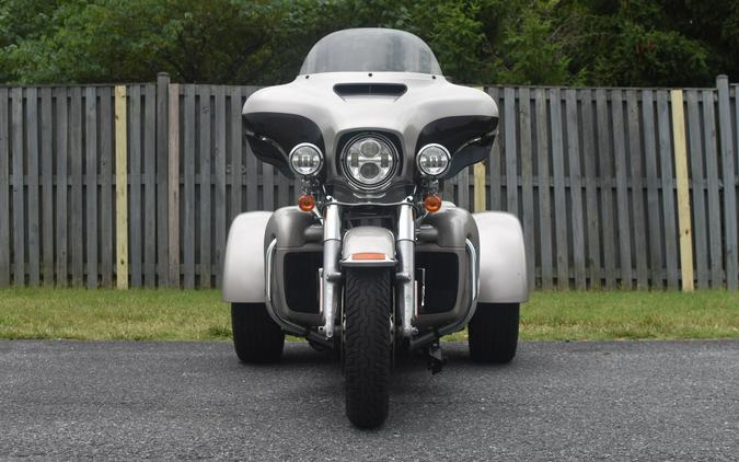 2018 Harley-Davidson Tri Glide Ultra Twisted Cherry/Silver Fortune